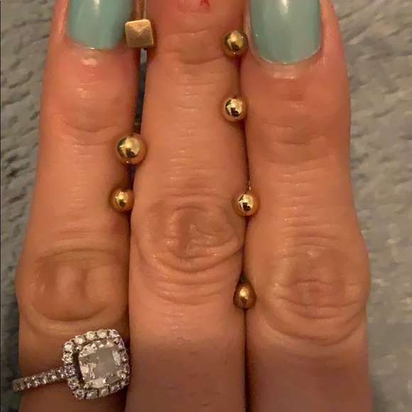 Cartilage earrings - Picture 2 of 5